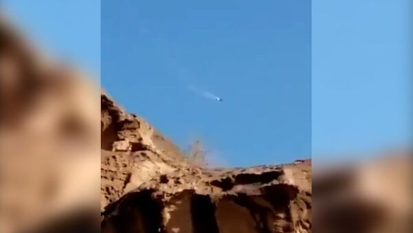 Падение сбитого хуситами саудовского AH-64 Apache сняли на видео - Sputnik Армения