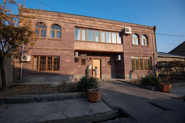 «Հազիվ էի ինձ զսպում, որ այդ ծնողներին գտնելուց հետո չապտակեմ»․ Տիգրանուհի Կարապետյան «Հազիվ էի ինձ զսպում, որ այդ ծնողներին գտնելուց հետո չապտակեմ»․ Տիգրանուհի Կարապետյան - Sputnik Արմենիա