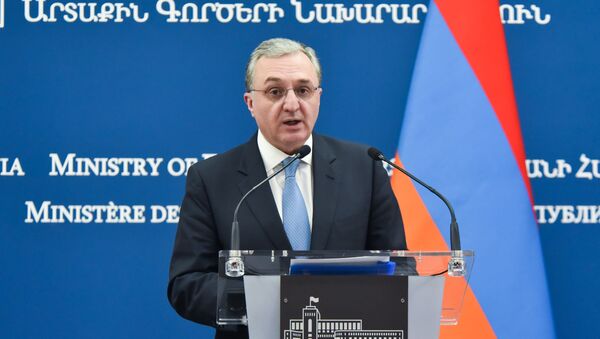 Министр иностранных дел Армении Зограб Мнацаканян на совместная пресс-конференция с иорданским коллегой (2 декабря 2019). Еревaн - Sputnik Արմենիա
