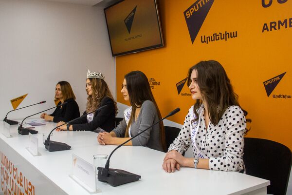 Пресс-конференция обладательницы титула «Ереванская красавица» (4 декабря 2019). Еревaн - Sputnik Армения