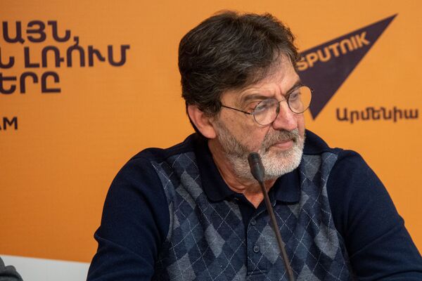А1+ подаст на правительство в суд и попытается заполучить частоту телекомпании Кентрон А1+ подаст на правительство в суд и попытается заполучить частоту телекомпании Кентрон - Sputnik Армения