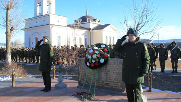 Военнослужащие Российской военной базы в Гюмри почтили память жертв Спитакского землетрясения (7 декабря 2019). Гюмри - Sputnik Армения