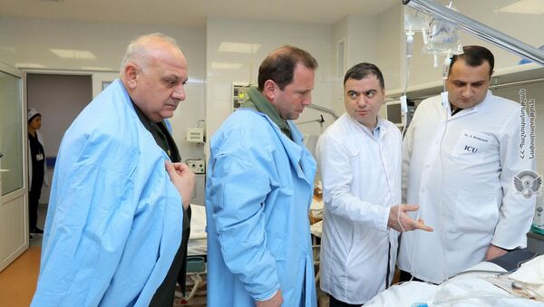 Министр обороны Давид Тоноян посетил Центральный клинический военный госпиталь (7 декабря 2019). Еревaн - Sputnik Արմենիա