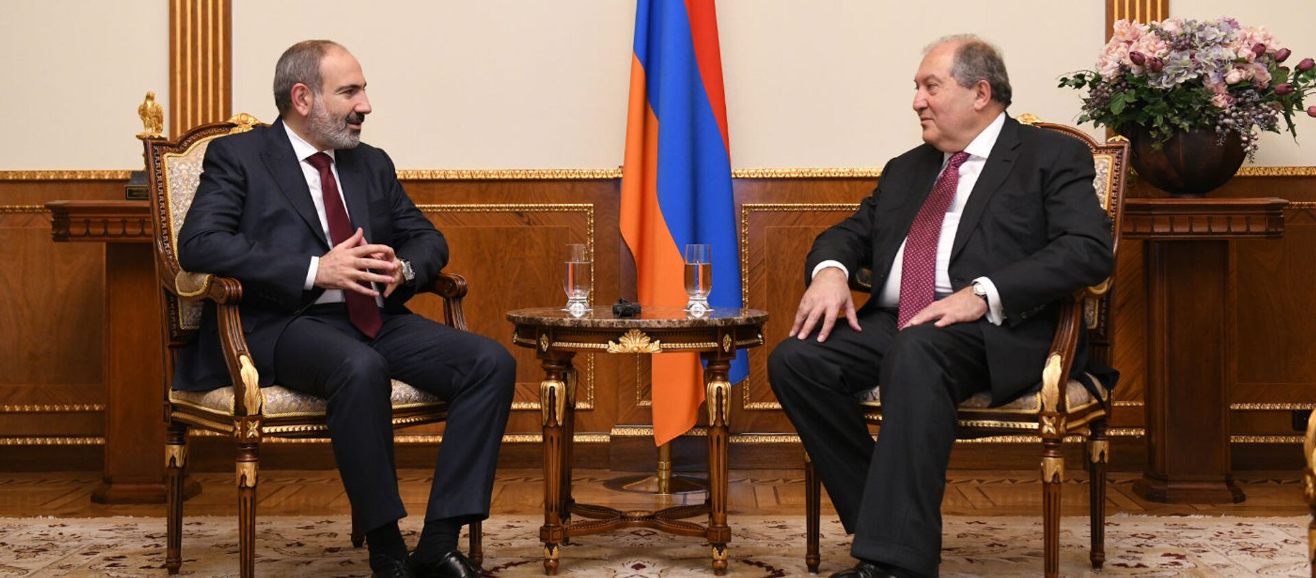Встреча премьер-министра Никола Пашиняна и президента Армена Саркисяна (9 декабря 2019). Еревaн - Sputnik Армения, 1920, 22.06.2021