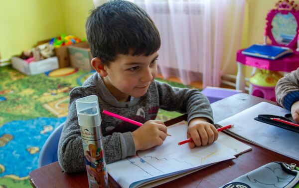 Воспитанник детского сада имени Анны Абешян в селе Одзун - Sputnik Армения