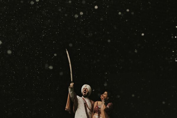 Снимок канадских фотографов Cat and Jeff, победивший в конкурсе 2019 International Wedding Photographer of the Year  - Sputnik Армения