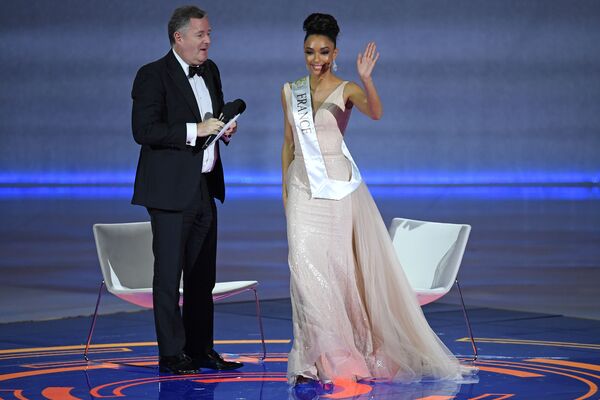 Интервью с Мисс Франция Ophely Mezino на конкурсе красоты Мисс мира 2019 в Лондоне Интервью с Мисс Франция Ophely Mezino на конкурсе красоты Мисс мира 2019 в Лондоне - Sputnik Армения