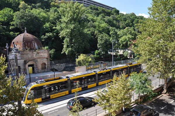 Самый длинный трамвай в мире CAF Urbos 3, Будапешт - Sputnik Армения