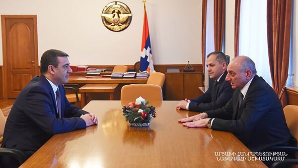 Исполняющий обязанности главы СНБ Эдуард Мартиросян встретился с президентом Карабаха Бако Саакяном (20 декабря 2019). Степанакерт - Sputnik Արմենիա