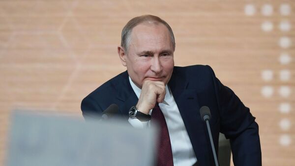 Президент РФ Владимир Путин на большой ежегодной пресс-конференции - Sputnik Армения