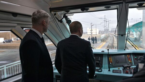 Президент РФ В. Путин открыл железнодорожное движение по Крымскому мосту - Sputnik Արմենիա