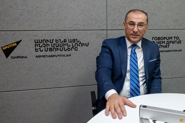 Почему падает армянский драм и могут ли от этого вырасти цены? Поясняет экс-глава Минфина Почему падает армянский драм и могут ли от этого вырасти цены? Поясняет экс-глава Минфина - Sputnik Армения