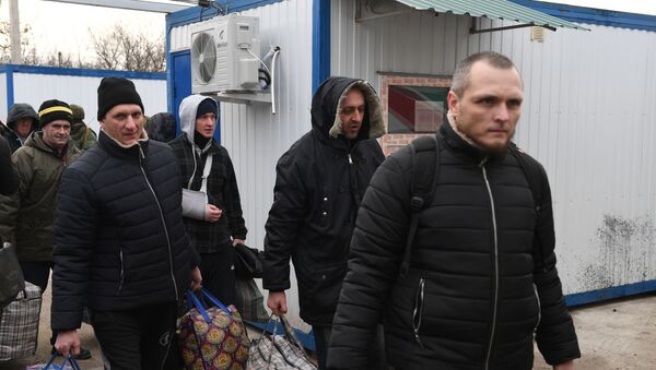 Обмен военнопленными между ДНР, ЛНР и Украиной в Донецкой области - Sputnik Արմենիա