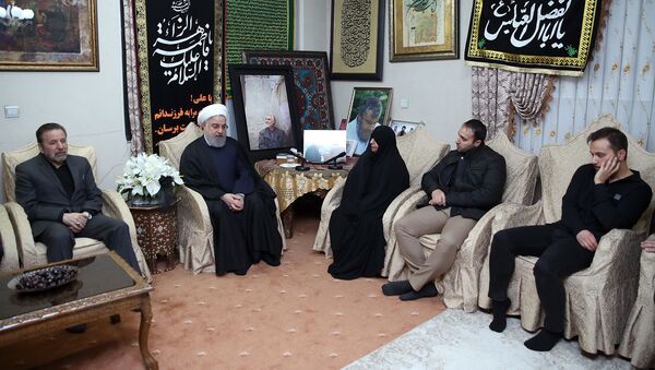 Президент Ирана Хасан Роухани навестил семью убитого генерала Касема Сулеймани (4 января 2020). Иран - Sputnik Արմենիա