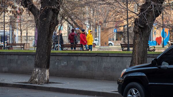 Туристы в Сквере Хачкаров - Sputnik Արմենիա