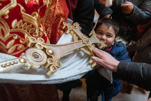 Рождественская литургия в церкви Святого Григора Лусаворича (6 января 2020). Еревaн - Sputnik Армения