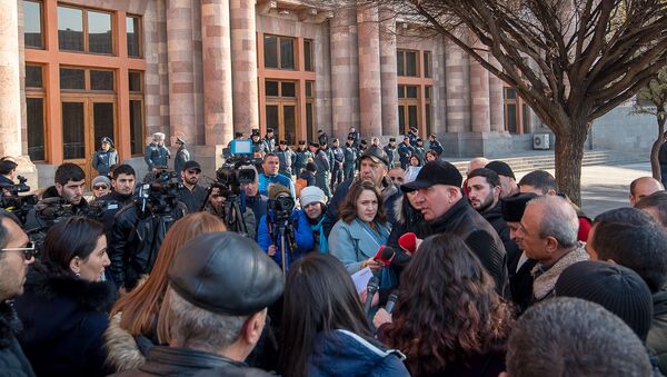 Акция протеста водителей перед Домом правительства (15 января 2020). Еревaн - Sputnik Արմենիա