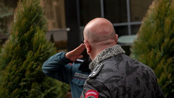 И.о. начальника полиции Арман Саркисян прибывает к БЦ Эребуни плаза, где произошел инцидент со стрельбой (23 января 2020). Еревaн - Sputnik Армения