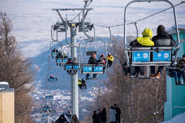 Канатная дорога и лыжные трассы оснащены лучшим оборудованием - Sputnik Армения