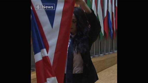 Церемония снятия флага Великобритании из зала Европейского Совета - Sputnik Армения