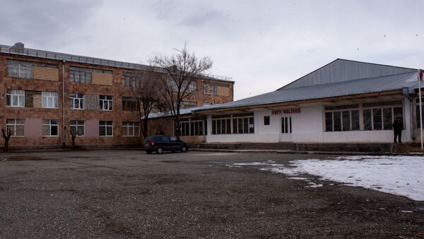 Здание школы имени Азата Симоняна села Камарис, Котайк - Sputnik Արմենիա