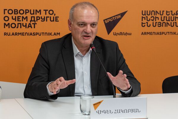 Փաշինյանը չի պատրաստվում կրկնել ՀՀԿ–ի սխալները Փաշինյանը չի պատրաստվում կրկնել ՀՀԿ–ի սխալները - Sputnik Արմենիա