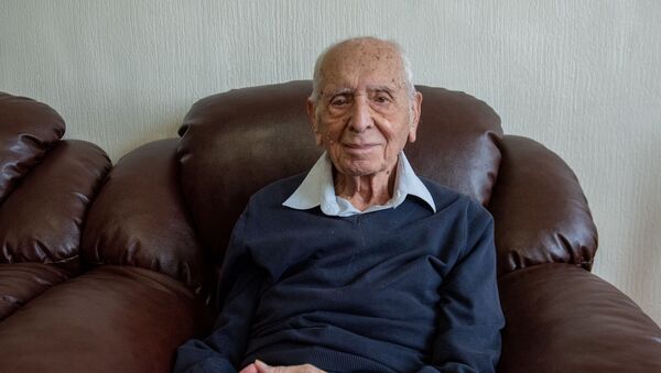 105-летний гражданин Италии Нурхан Жозефович в Армении (7 февраля 2020 год), Еревaн.  - Sputnik Արմենիա