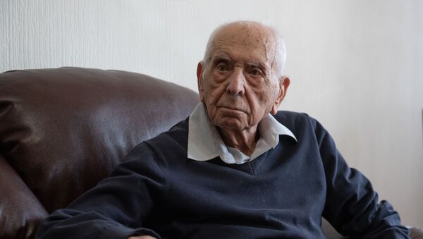 105-летний гражданин Италии Нурхан Жозефович в Армении (7 февраля 2020 год), Еревaн.  - Sputnik Армения