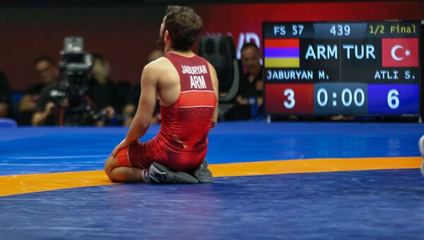 Мигран Джабурян по окончании полуфинального поединка Чемпионата Европы по вольной борьбе (14 февраля 2020). Рим - Sputnik Արմենիա