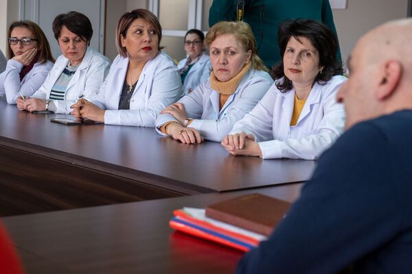 Не хочу тайком ходить за лекарствами: проект властей Армении напугал ВИЧ-инфицированных Не хочу тайком ходить за лекарствами: проект властей Армении напугал ВИЧ-инфицированных - Sputnik Армения