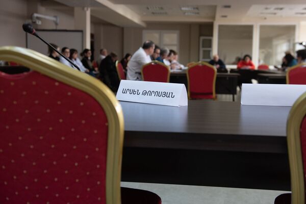 Չեմ ուզում գողեգող գնալ դեղս ստանալու. ՄԻԱՎ–ով ապրողներին սարսափեցրել է գործադիրի որոշումը Չեմ ուզում գողեգող գնալ դեղս ստանալու. ՄԻԱՎ–ով ապրողներին սարսափեցրել է գործադիրի որոշումը - Sputnik Արմենիա