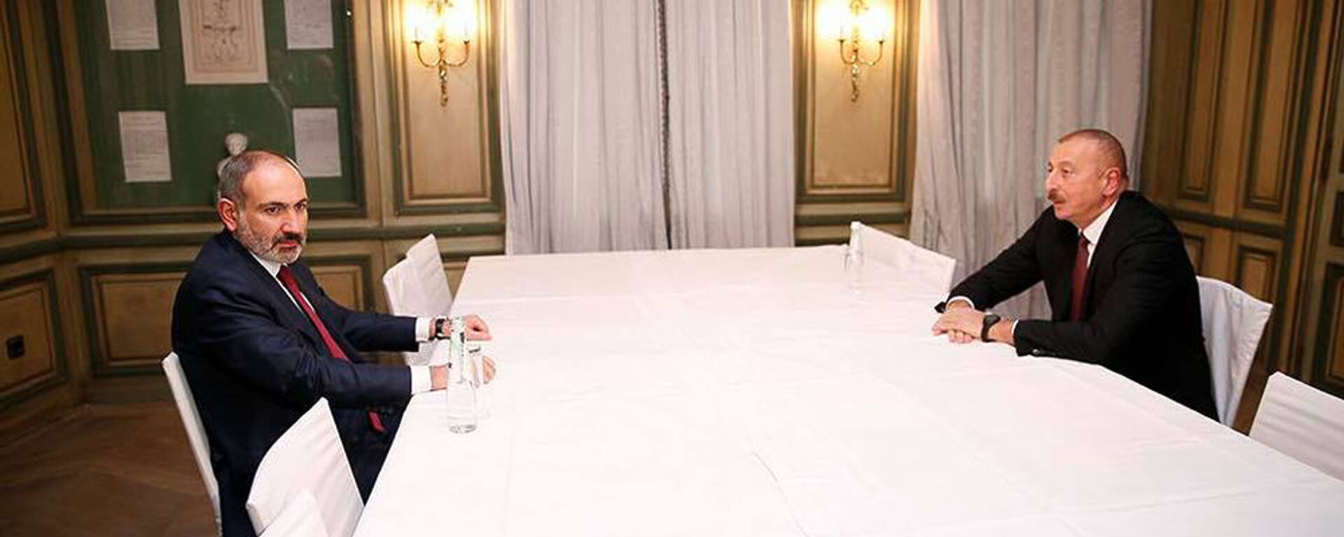 Встреча премьер-министра Армении Никола Пашиняна и президента Азербайджана Ильхама Алиева (15 февраля 2020). Мюнхен - Sputnik Армения, 1920, 21.04.2021