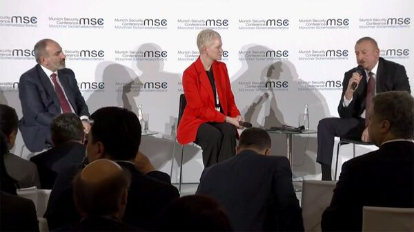 Совместное выступление премьер-министра Армении Никола Пашиняна и президента Азербайджана Ильхама Алиева (15 февраля 2020). Мюнхен - Sputnik Արմենիա