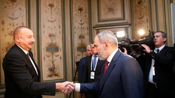 Встреча премьер-министра Армении Никола Пашиняна и президента Азербайджана Ильхама Алиева - Sputnik Армения