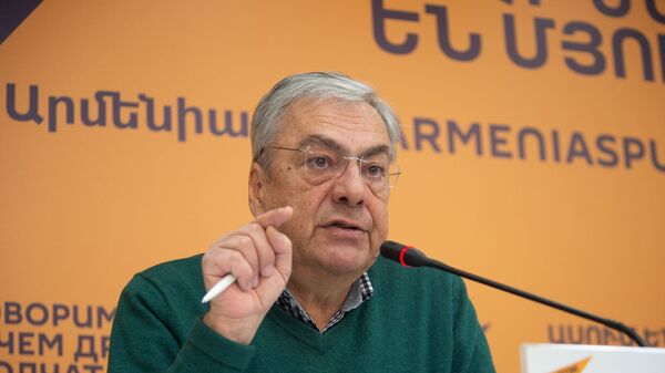 Баграт Асатрян на пресс-конференции Экономика Армении в 2019 году, и какие вызовы стоят перед страной в 2020-м? (19 февраля 2020). Еревaн - Sputnik Արմենիա