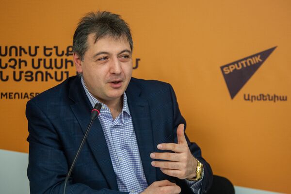 Премьера в Станиславском: чем хулиганистая притча о Храбром Назаре зацепит ереванцев Премьера в Станиславском: чем хулиганистая притча о Храбром Назаре зацепит ереванцев - Sputnik Армения