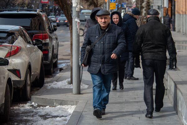 ««Սև թուղթ» ես բերե՞լ». փոստատար Ալֆրեդ պապը՝ իր աշխատանքի զավեշտալի դեպքերի մասին ««Սև թուղթ» ես բերե՞լ». փոստատար Ալֆրեդ պապը՝ իր աշխատանքի զավեշտալի դեպքերի մասին - Sputnik Արմենիա