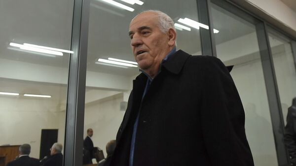 Собственник компании Флеш Барсег Бегларян перед началом заседания суда по дизельному делу (25 февраля 2020). Еревaн - Sputnik Армения