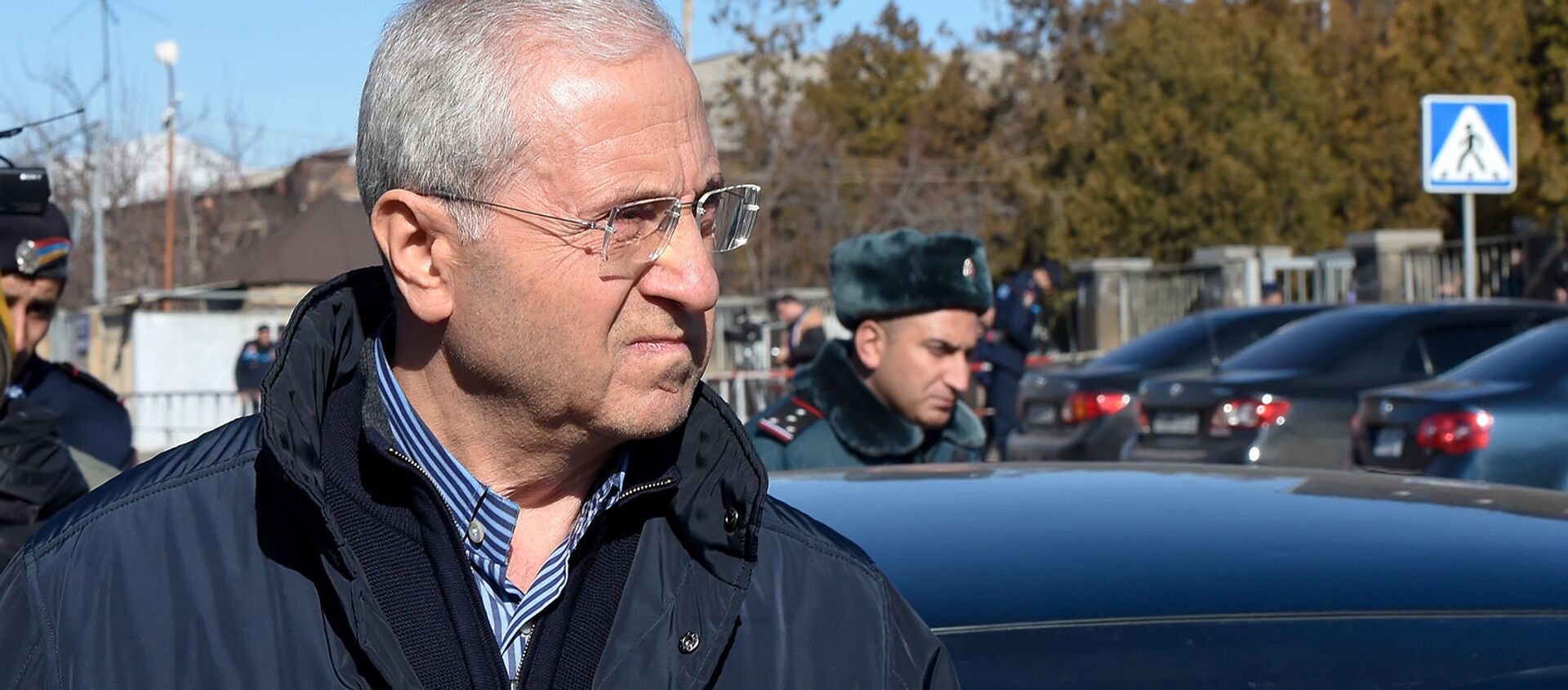 Серго Карапетян покидает здание суда по окончанию судебного заседания по дизельному делу (26 февраля 2020). Еревaн - Sputnik Армения, 1920, 18.03.2021