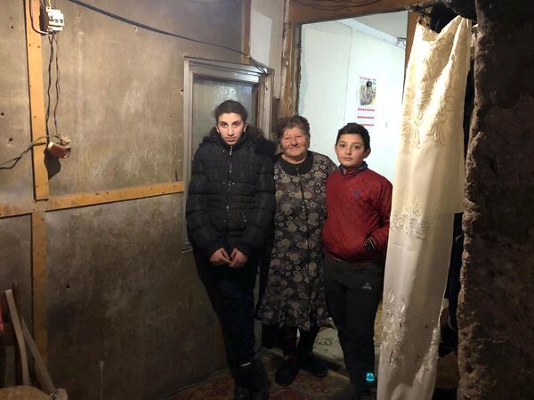 «Ուզում եմ` ամեն մեկս մեր սենյակն ունենանք». գյումրեցի երեխաները երազում են տուն ունենալ «Ուզում եմ` ամեն մեկս մեր սենյակն ունենանք». գյումրեցի երեխաները երազում են տուն ունենալ - Sputnik Արմենիա