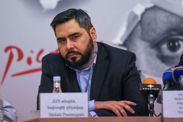 Выставка Дали и Пикассо в Ереване: организаторов возмутил вопрос об оригинальности работ Выставка Дали и Пикассо в Ереване: организаторов возмутил вопрос об оригинальности работ - Sputnik Армения
