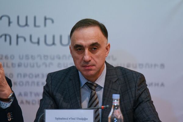 Выставка Дали и Пикассо в Ереване: организаторов возмутил вопрос об оригинальности работ Выставка Дали и Пикассо в Ереване: организаторов возмутил вопрос об оригинальности работ - Sputnik Армения