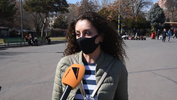 Ереванцы рассказали о том, как защищаются от коронавируса - Sputnik Армения