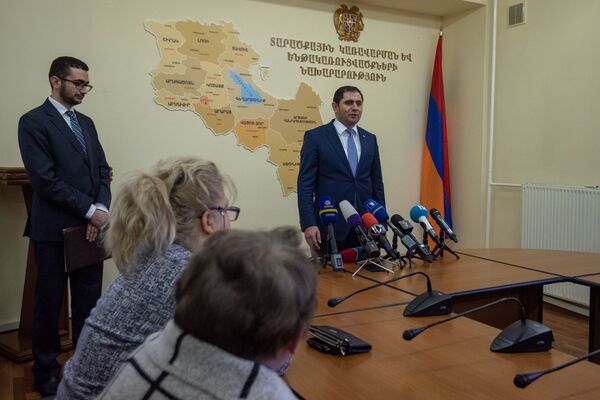 Наконец женюсь: 20 депортированных из Азербайджана армянских семей исполнят свои мечты Наконец женюсь: 20 депортированных из Азербайджана армянских семей исполнят свои мечты - Sputnik Армения