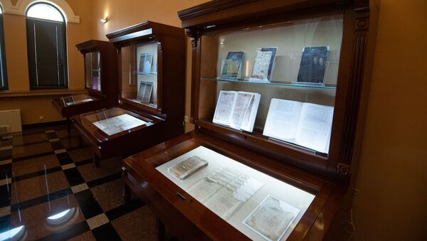 Восстановленные рукописи в презентационном зале в Матенадаране  - Sputnik Армения