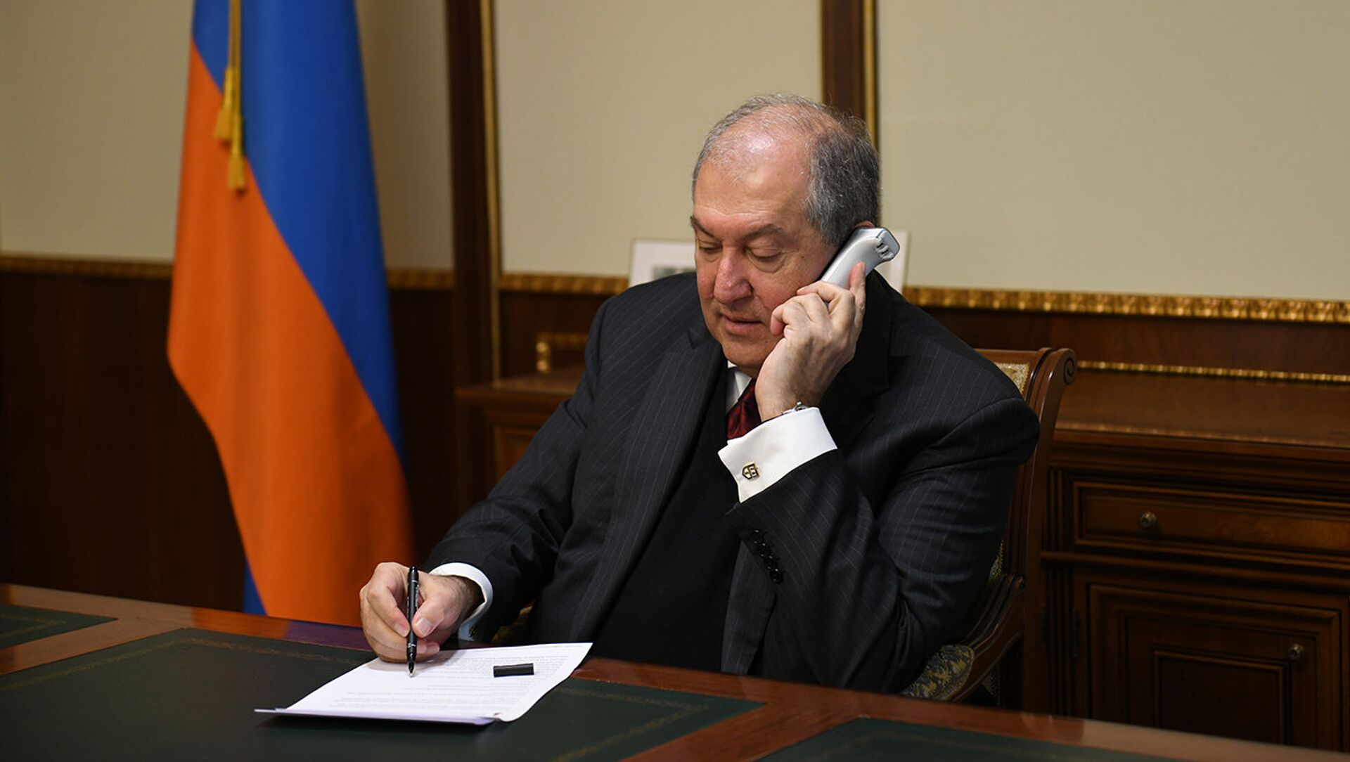 Президент Армен Саркисян провел телефонный разговор - Sputnik Արմենիա, 1920, 05.04.2021