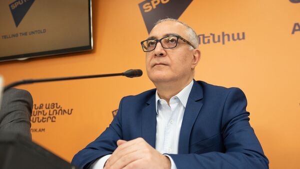 Армен Тавадян на пресс-конференции в мультимедийном пресс-центре Sputnik Армения (16 марта 2020). Еревaн - Sputnik Արմենիա