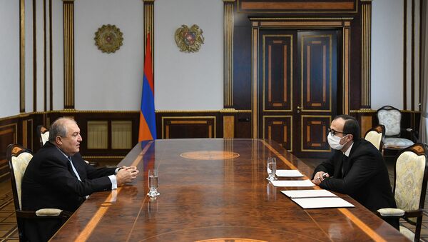 Президент Армен Саркисян встретился с министром здравоохранения Арсеном Торосяном (20 марта 2020). Еревaн - Sputnik Армения