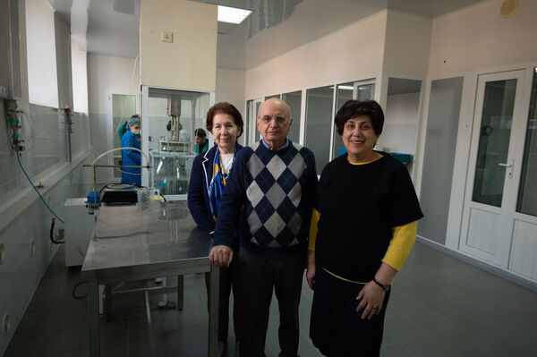 Алкогель с армянским абрикосом, или Как в стране изменилась индустрия антисептиков Алкогель с армянским абрикосом, или Как в стране изменилась индустрия антисептиков - Sputnik Армения