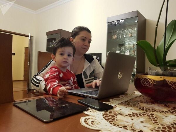 Ինչպես են հայուհիները հաղթահարում երեխաների «ավազակախմբի» ու ամուսնու հետ մեկուսացումը Ինչպես են հայուհիները հաղթահարում երեխաների «ավազակախմբի» ու ամուսնու հետ մեկուսացումը - Sputnik Արմենիա